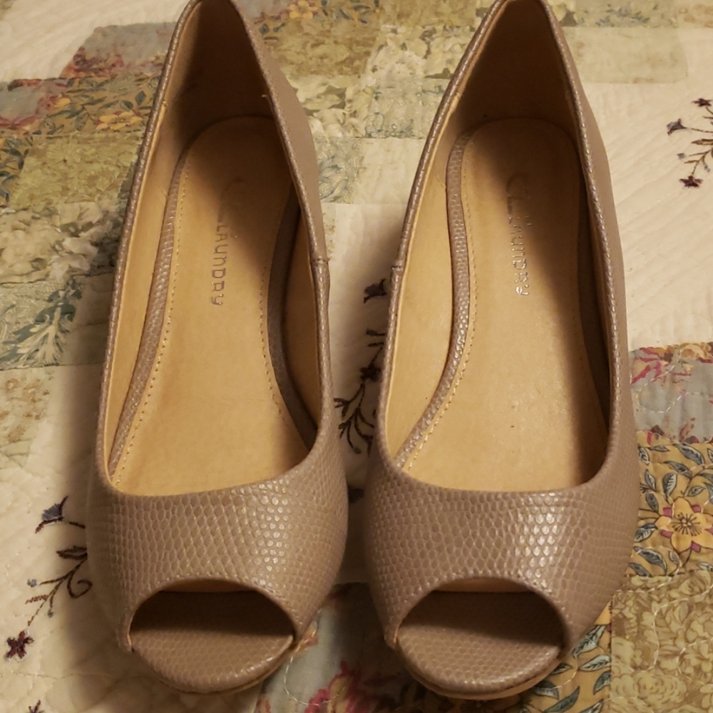 CL Laundry open toe low wedge shoes